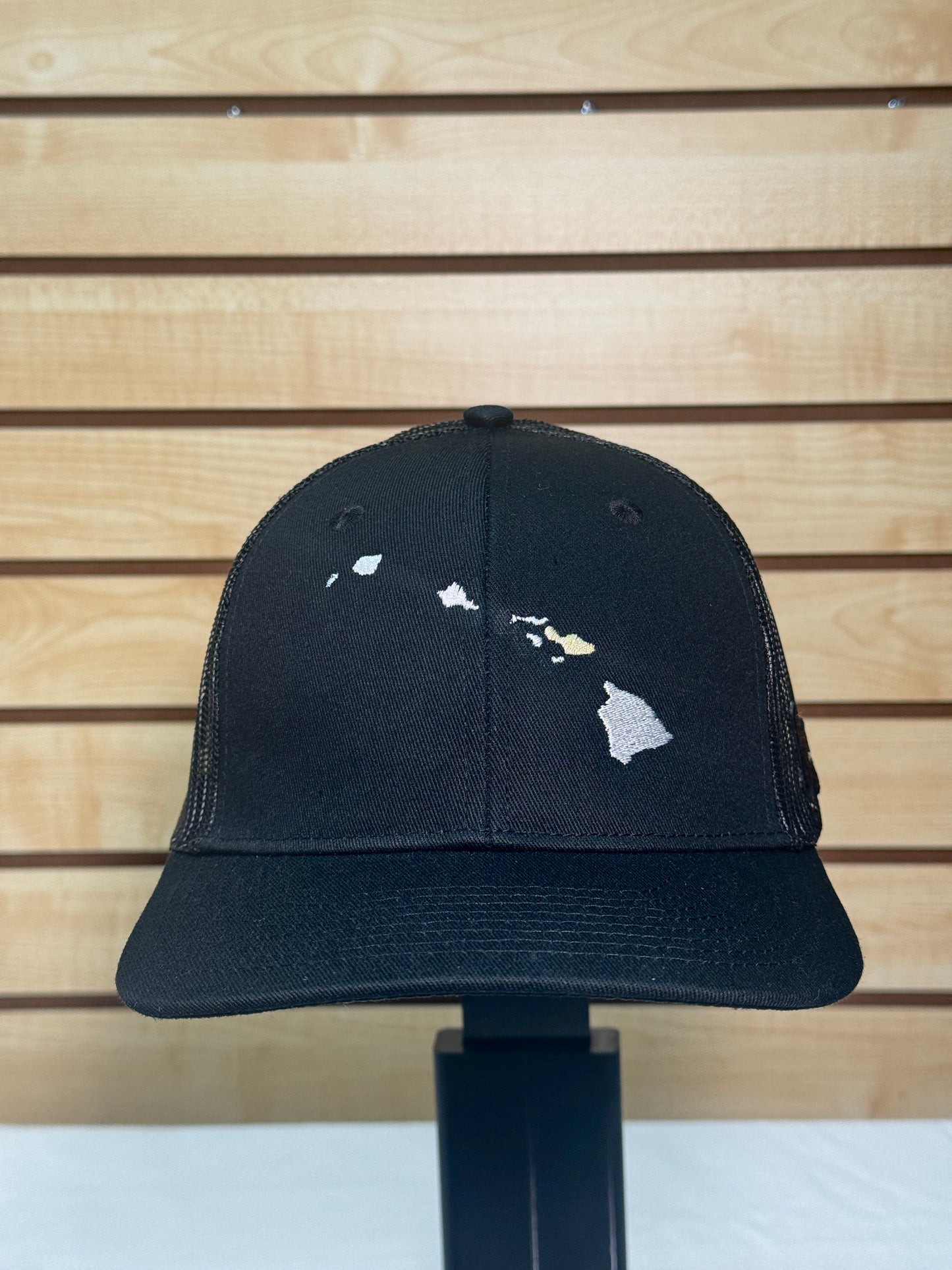 ISLANDS - TRUCKER
