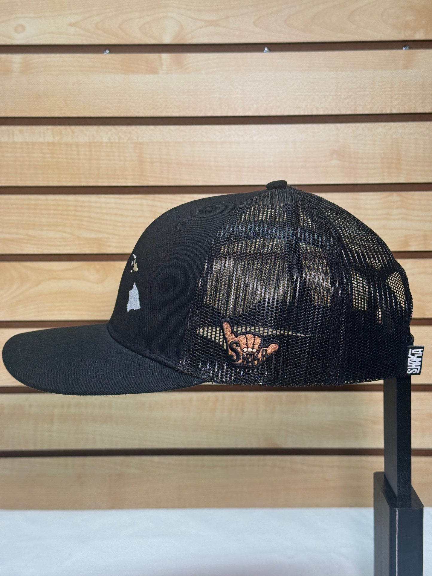 ISLANDS - TRUCKER